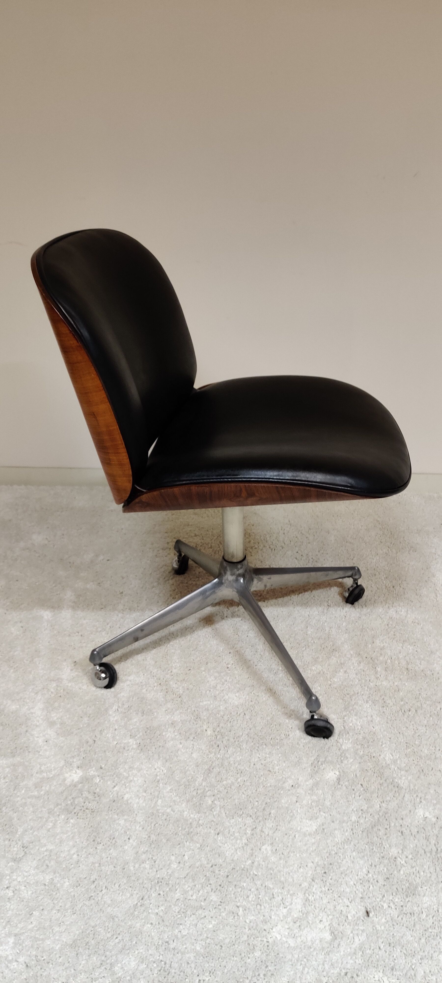 Black leather desk chair by Ico Parisi for MIM Roma