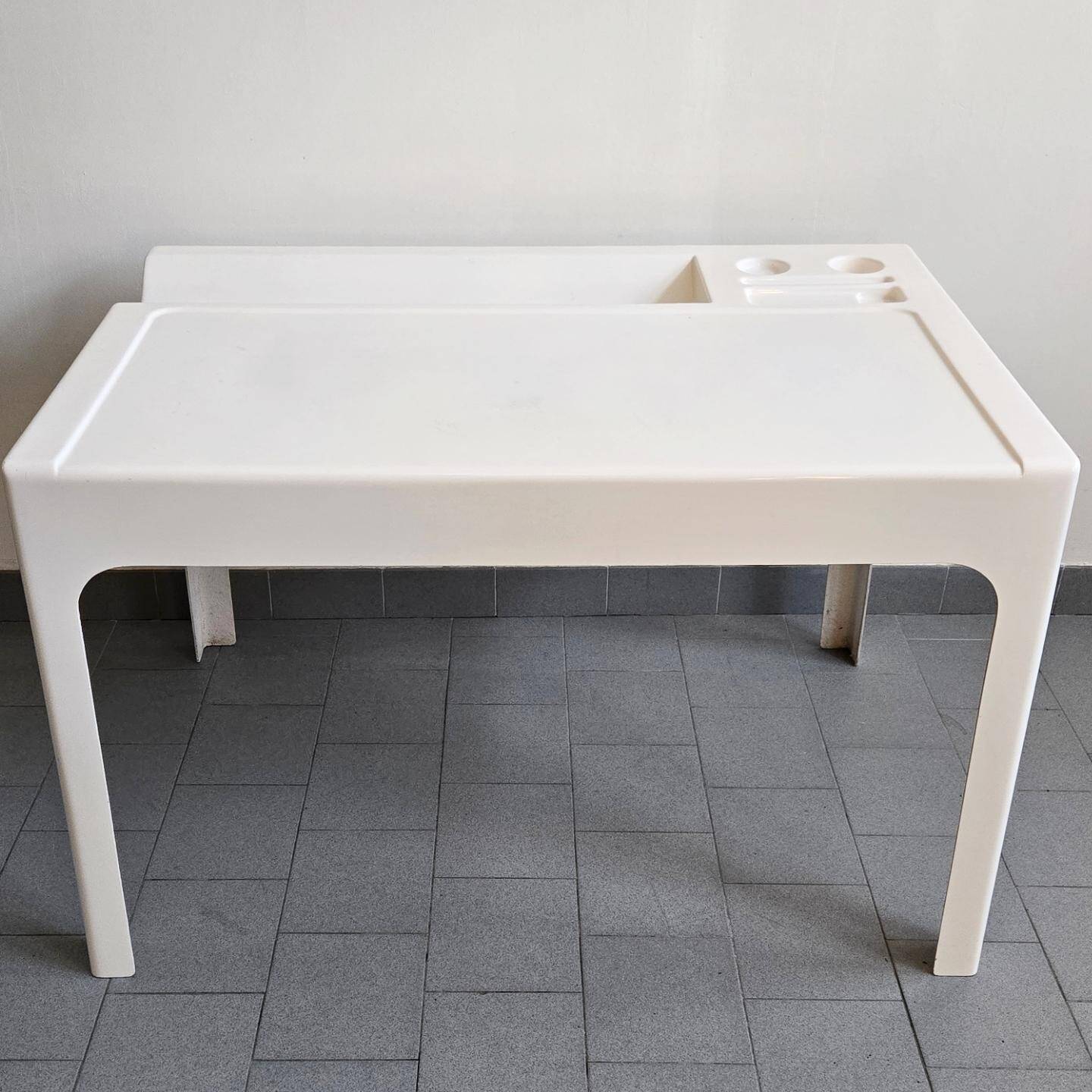 Ozoo desk by Patrick Gingembre 1960