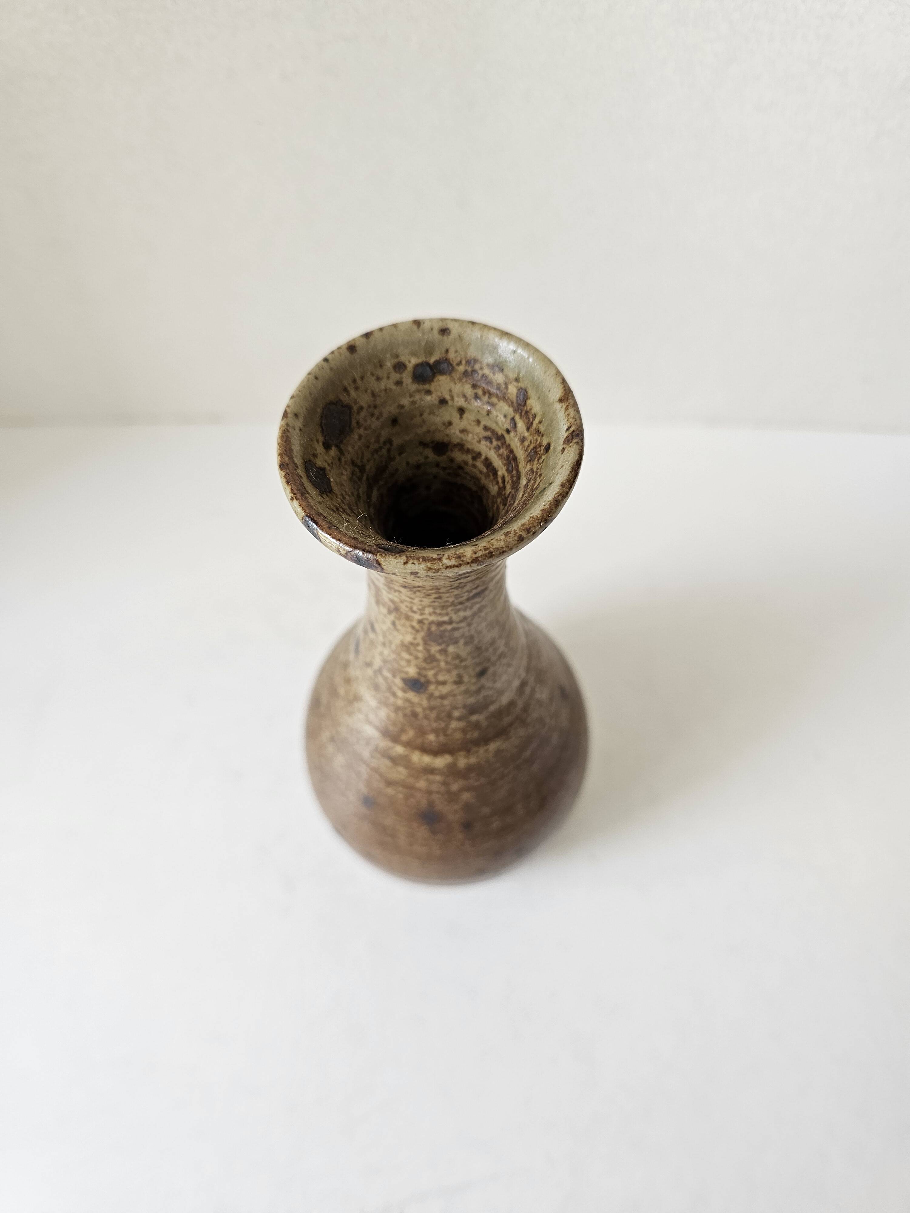 Vase soliflore en céramique grès pyrité Signé Christophe et Nathalie Hurtau