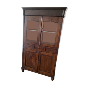 Armoire en bois exotique,