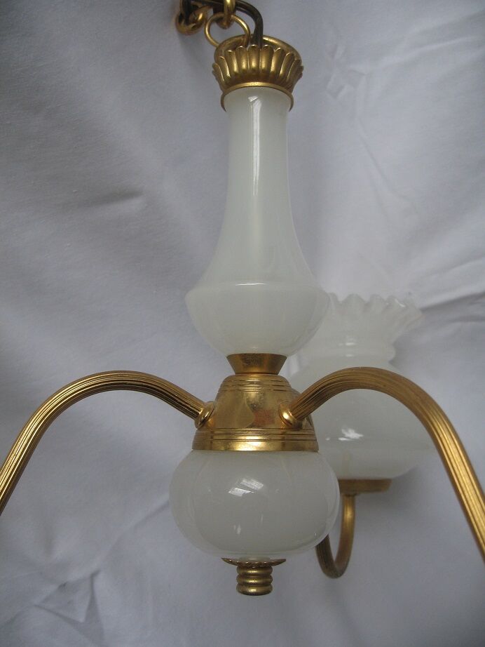 Opaline suspension