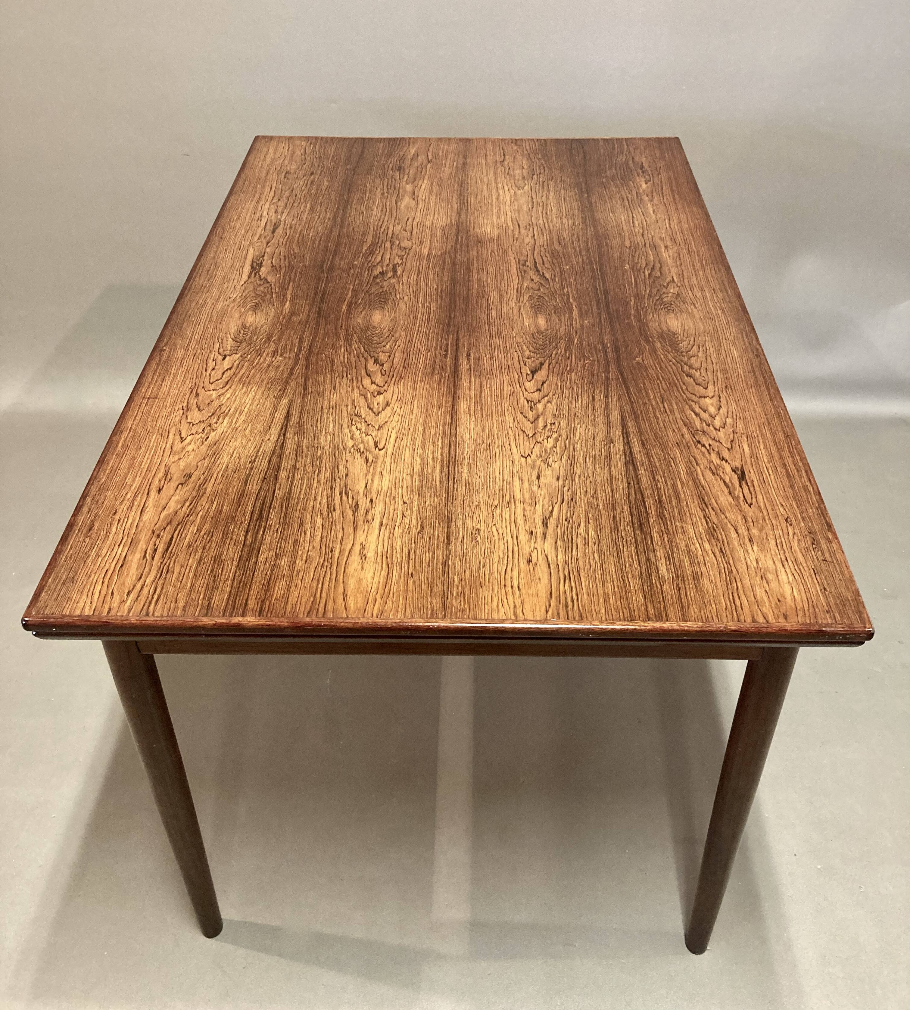 Extendable high table in rosewood "Scandinavian Design" 1950.