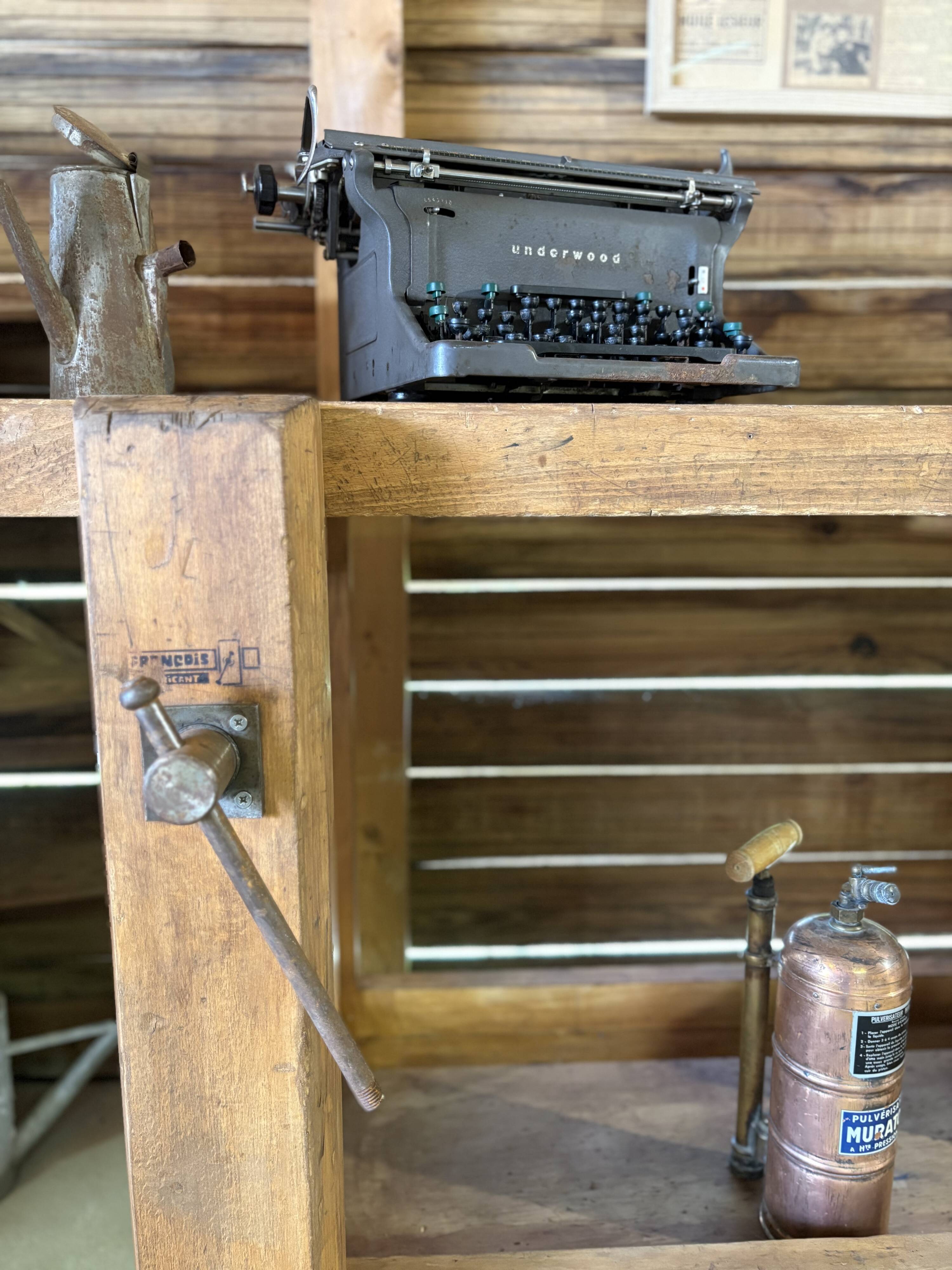 Établi ancien 2m entièrement rénové – pièce unique – style industriel
