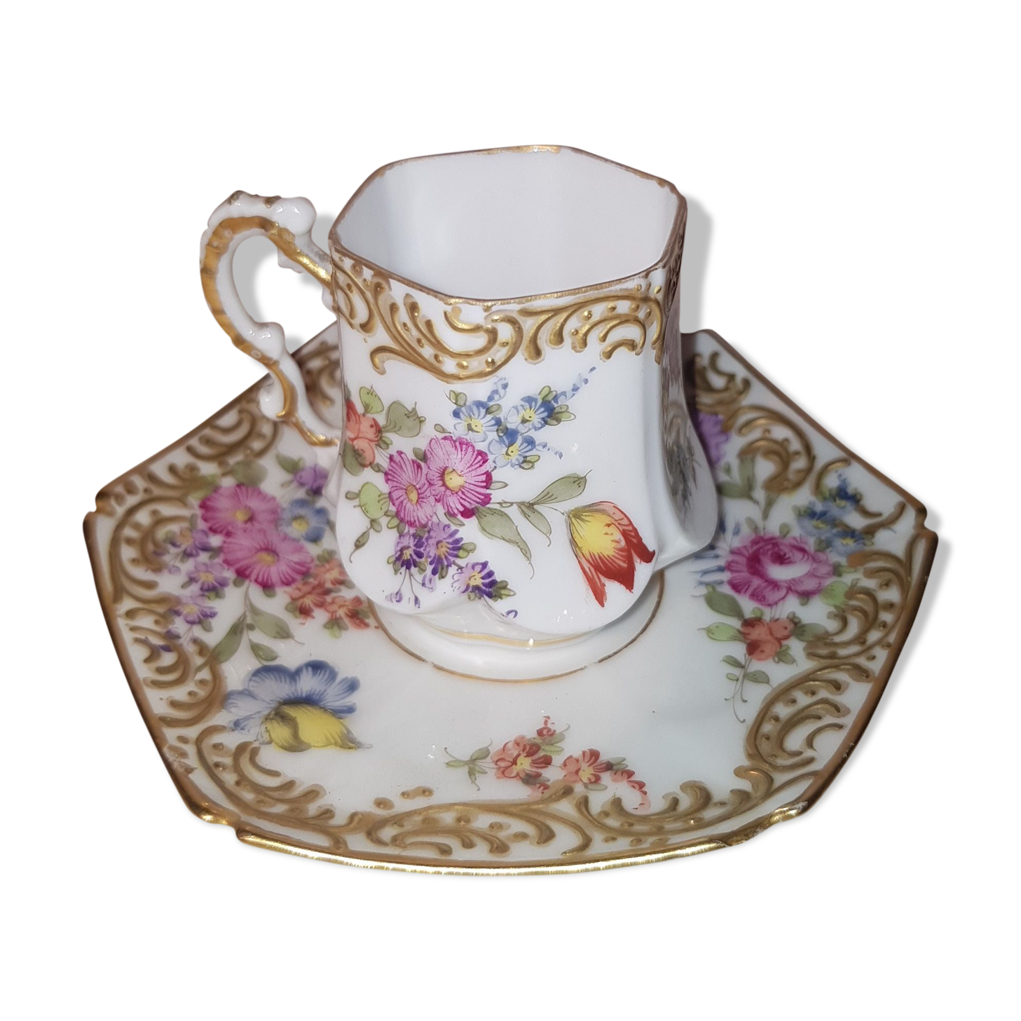 Nice cup with porcelain cut
