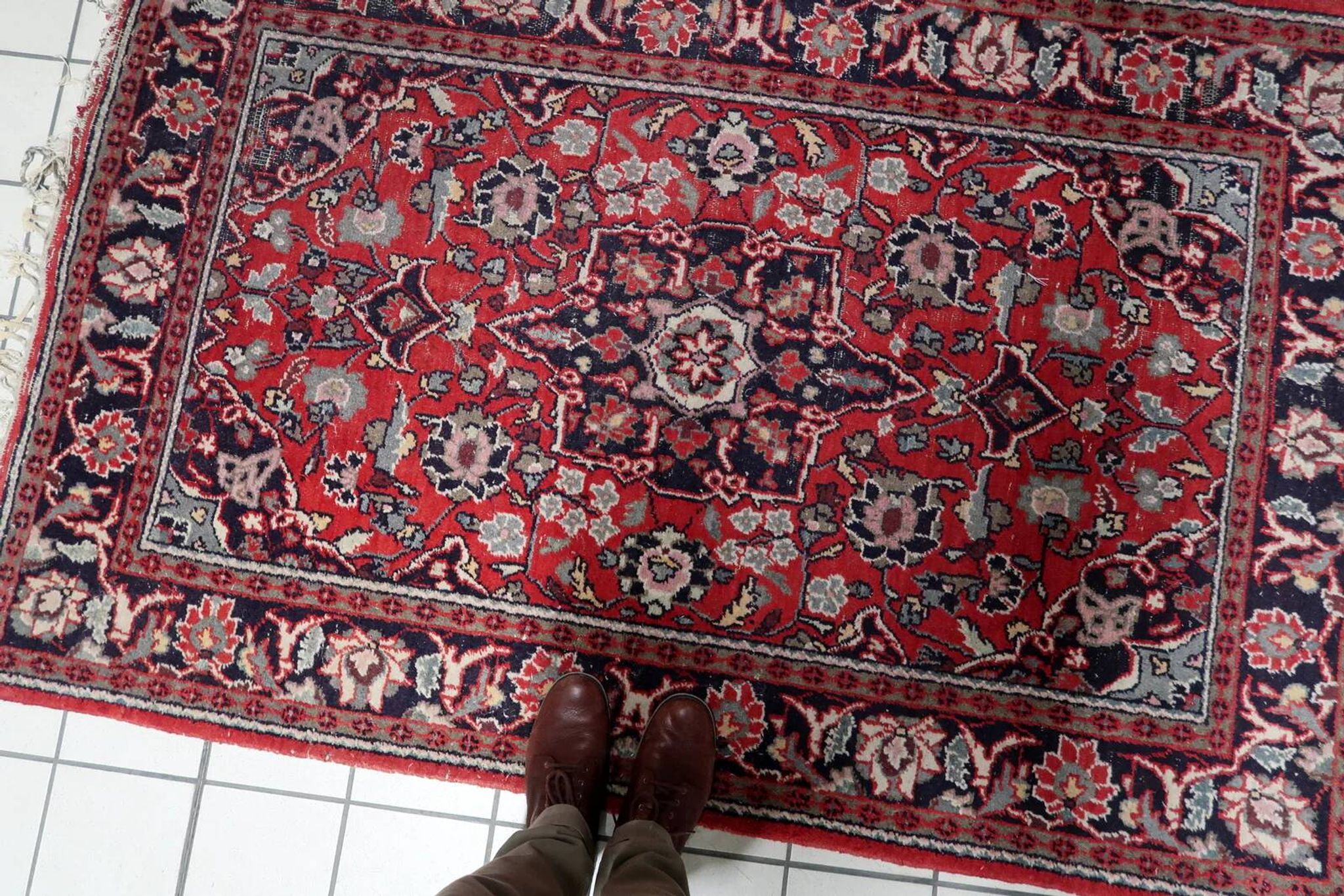 Handmade vintage Persian Hamadan rug 132cm x 196cm, 1950s