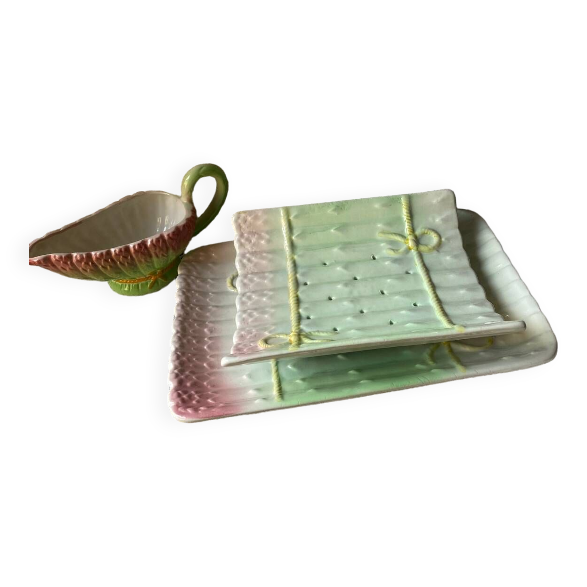 Asparagus dish and sauce boat in slip