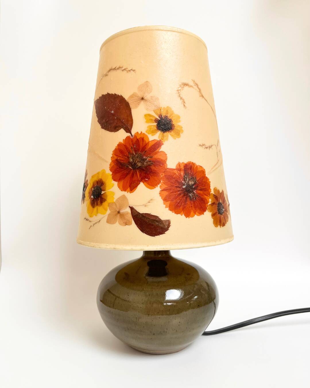 Lampe vintage fleurs séchées – France, années 70