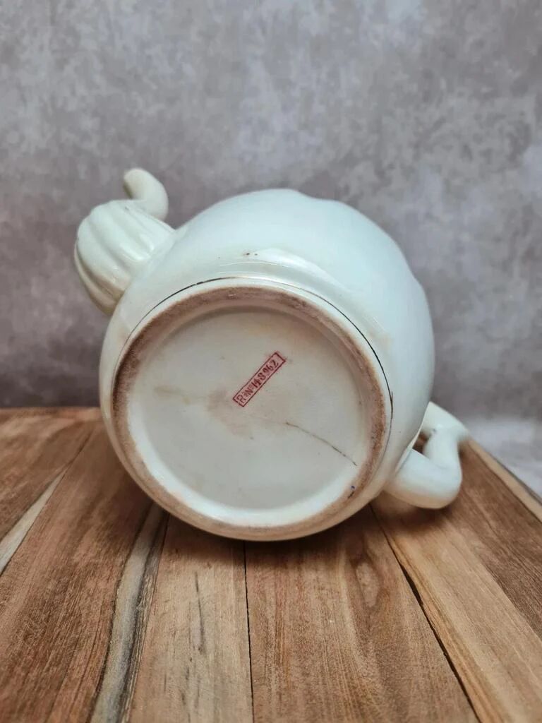 English teapot Wileman Foley Shelley RN148962 Dolly Varden red decoration