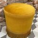 Pouf en velours moutarde, années 60-70