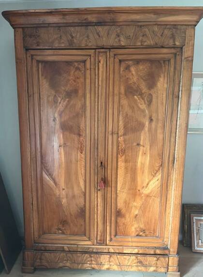 Large wardrobe / dresser in 19th-century wood