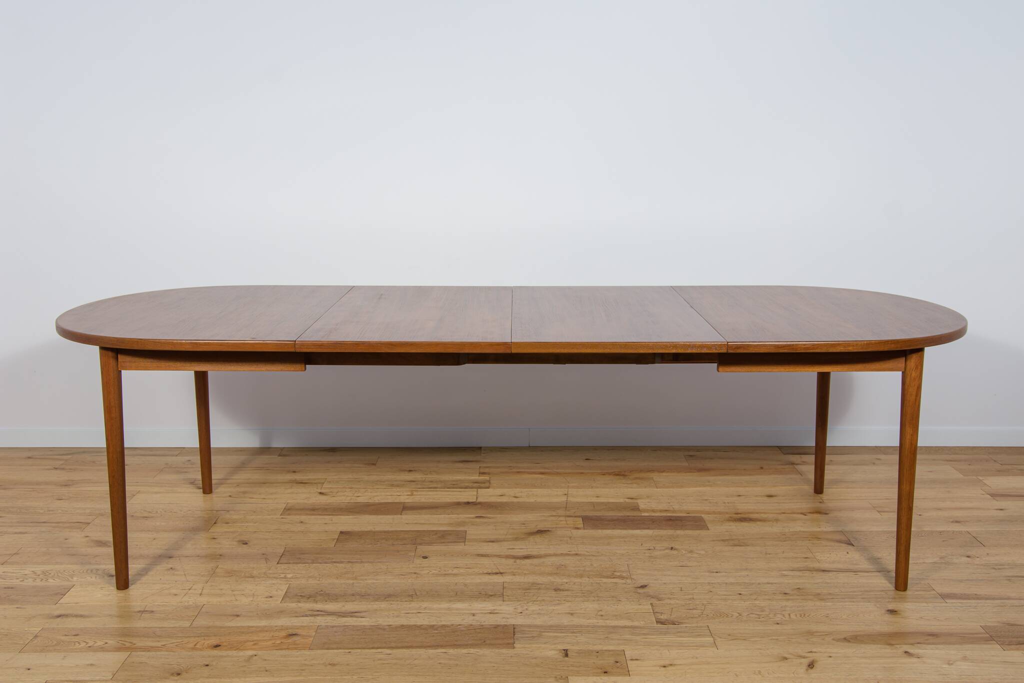 Table à manger en teck par Nils Jonsson Hugo Troeds, Suède, 1960s