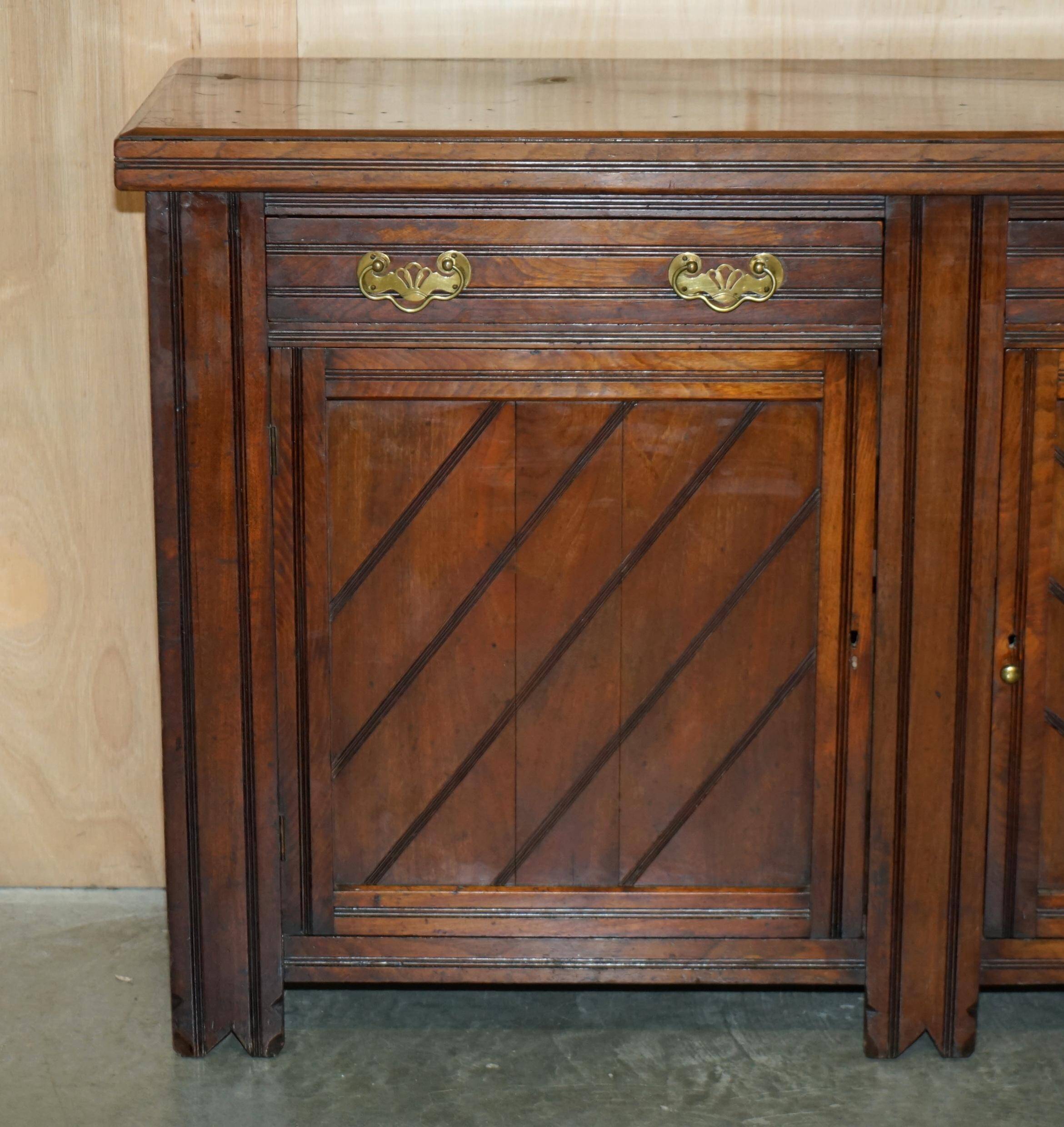 Victorian English oak rustic buffet circa 1880 with drawers.