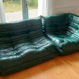 100% original et vintage (années 70) - Ensemble canapé Togo 4 à 5 personnes - Banquette 2 places, Banquette 1 place et angle 1 à 2 places en cuir vert forêt par Ligne Roset