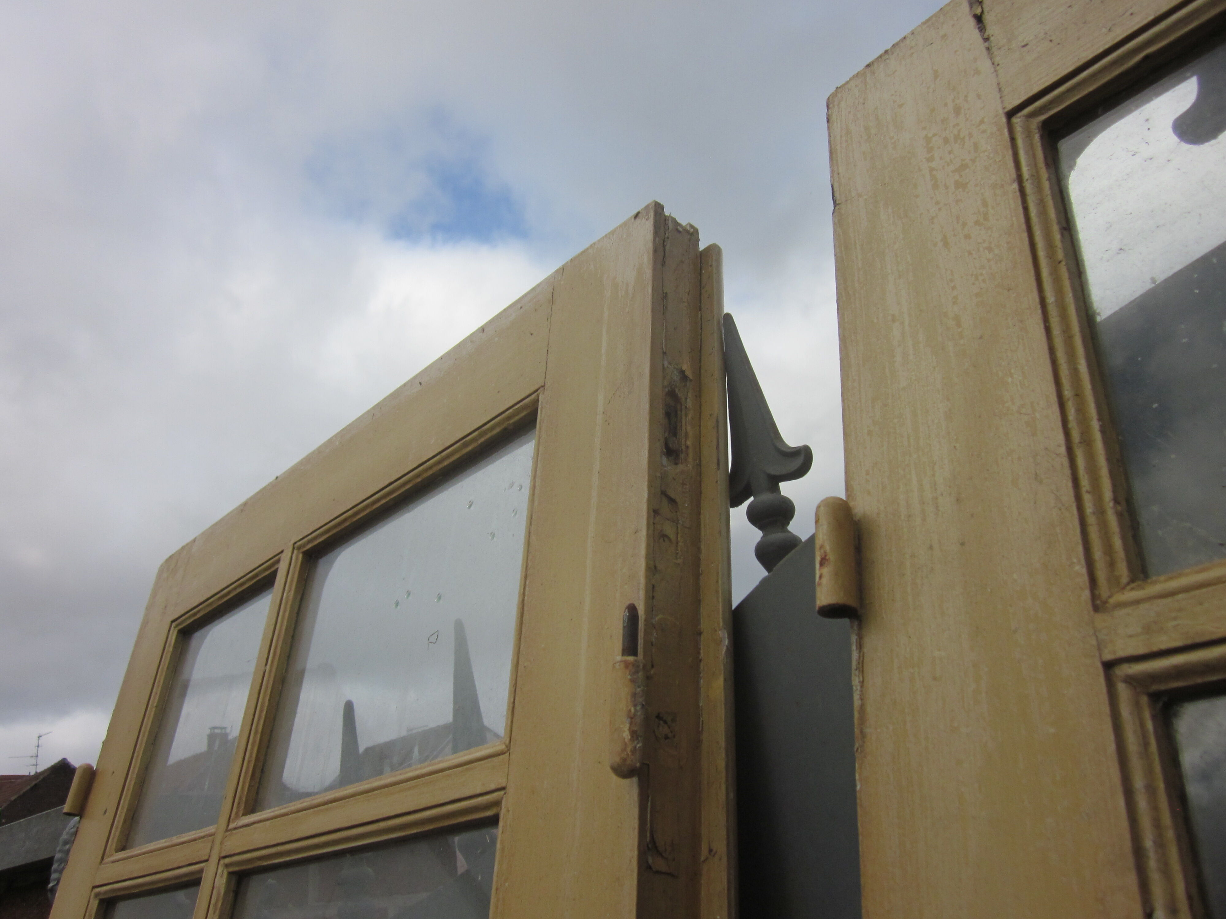 4 old separation doors