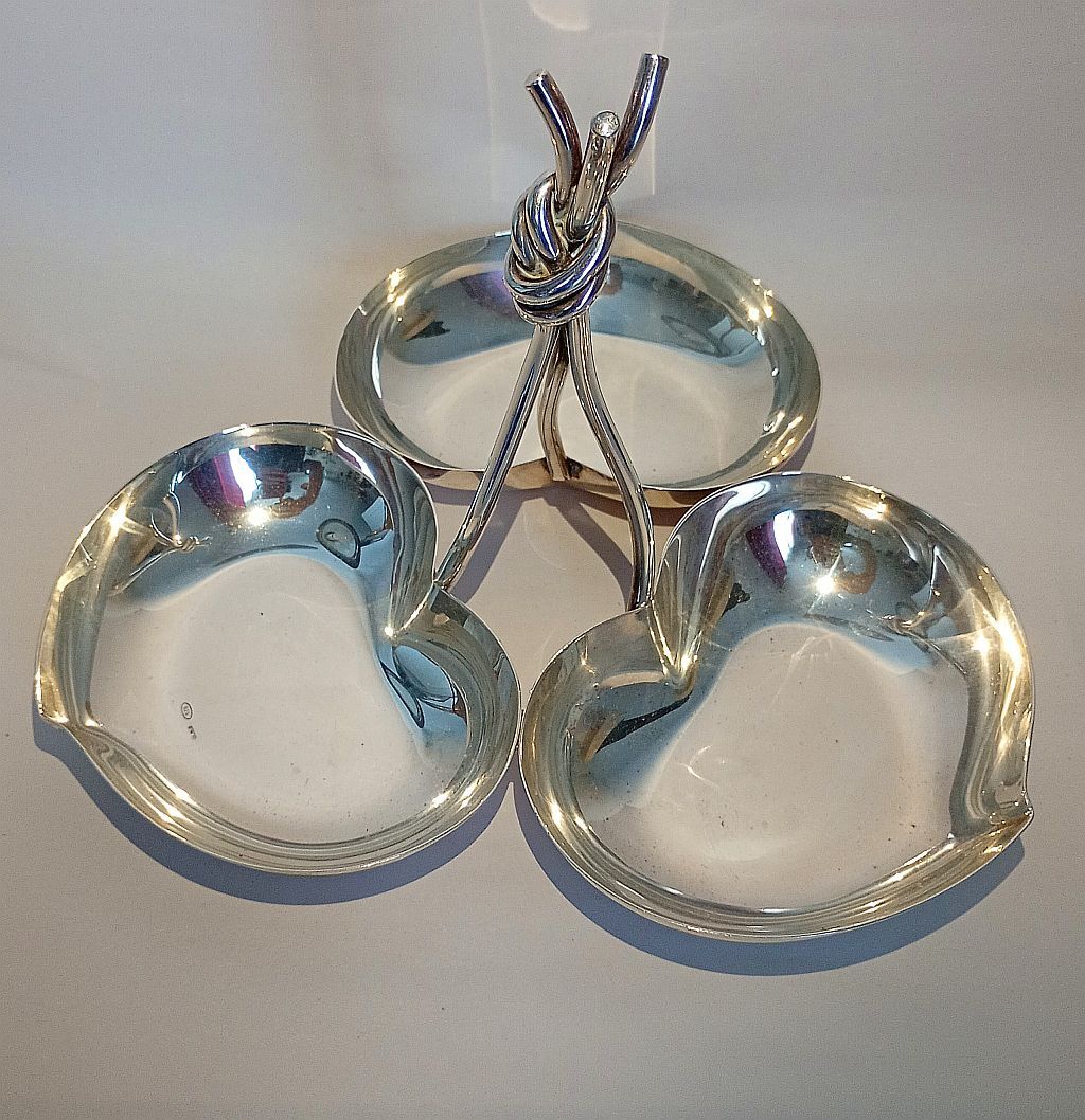Sterling Silver (925) 3 Water Lily Leaves Centrepiece 422 grams