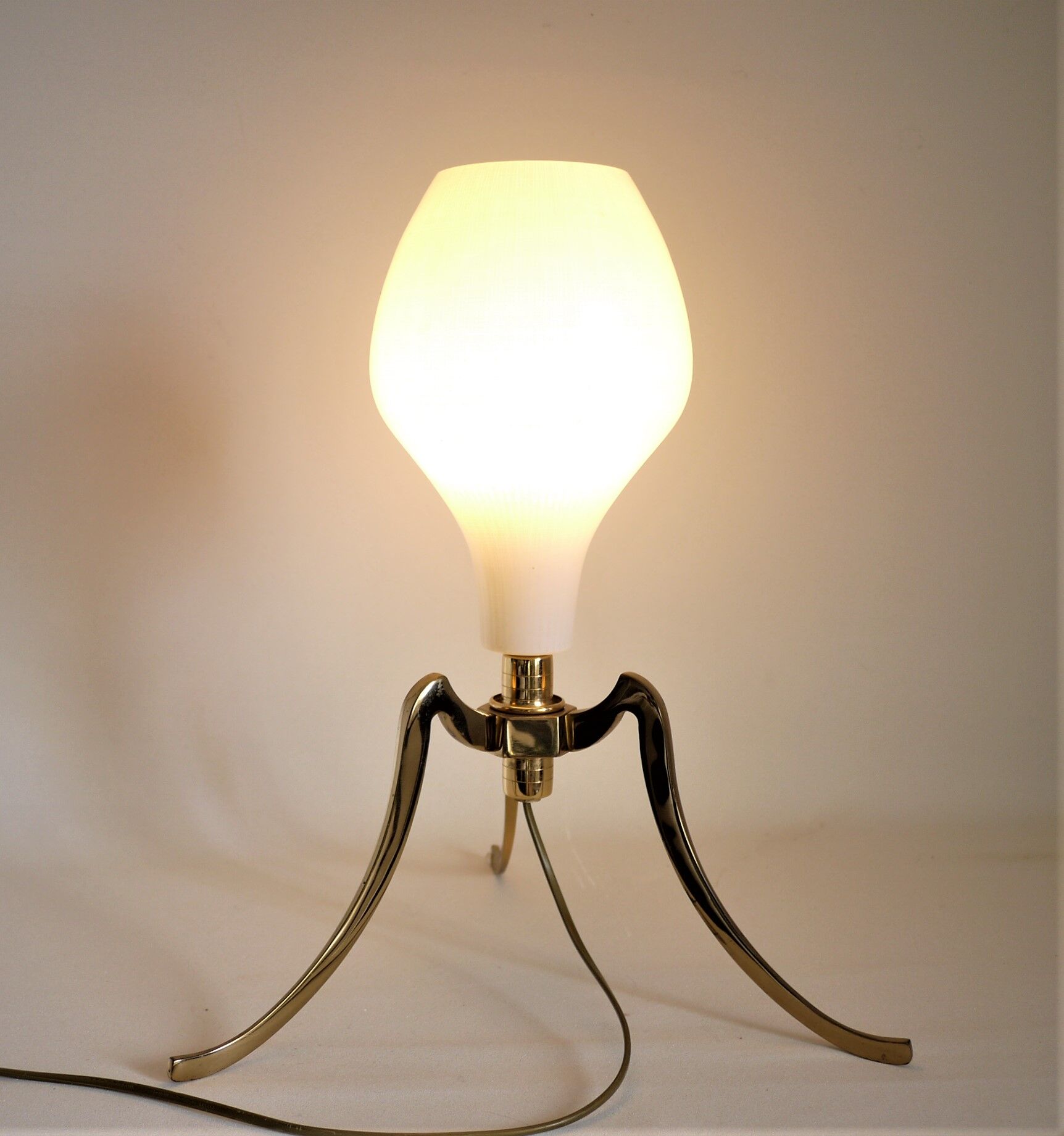 Vintage brass trepied lamp