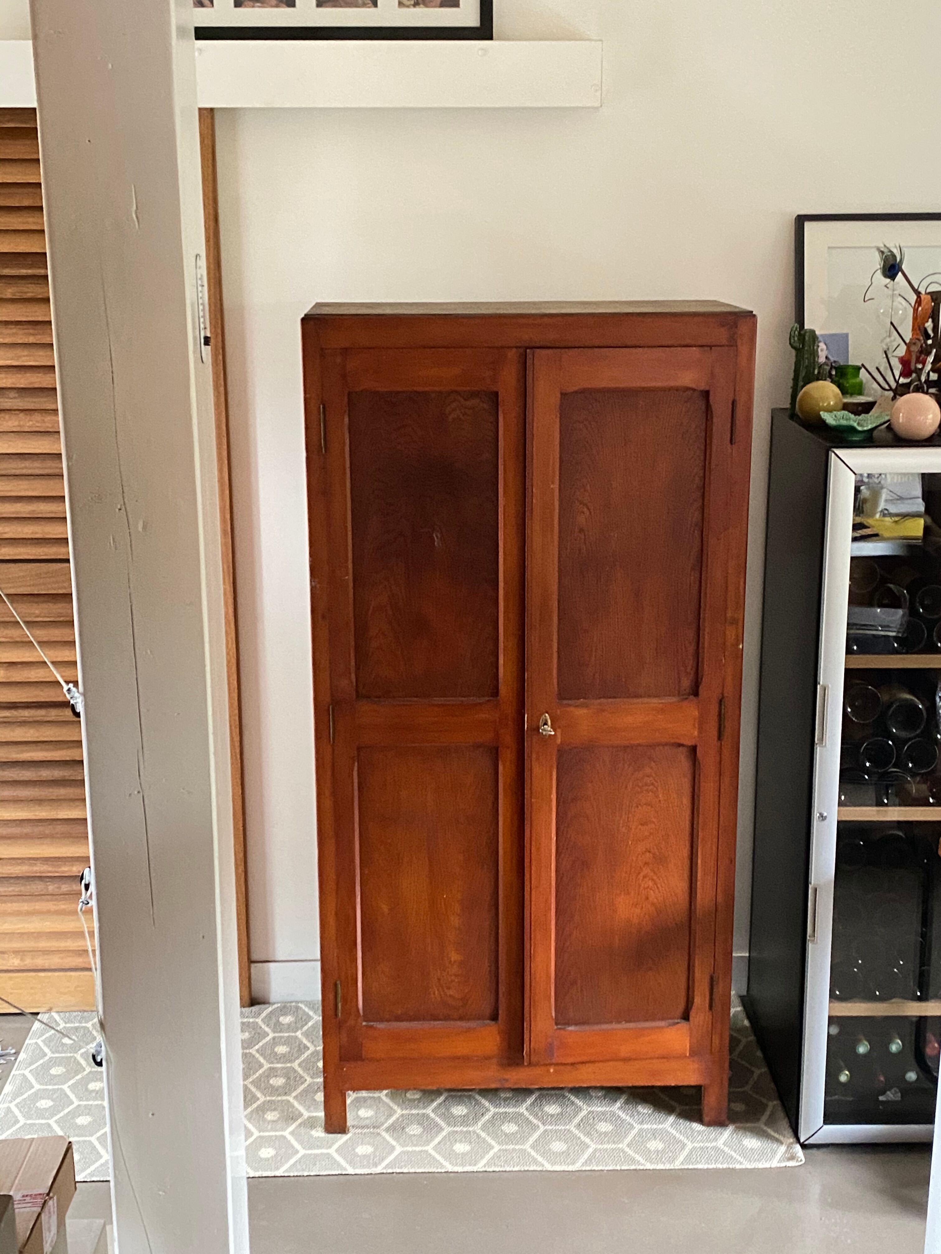 Armoire parisienne