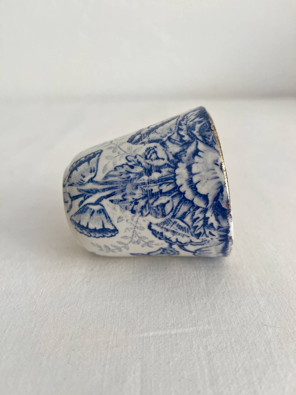 Saint Amand “Floral” old iron earth coffee cup
