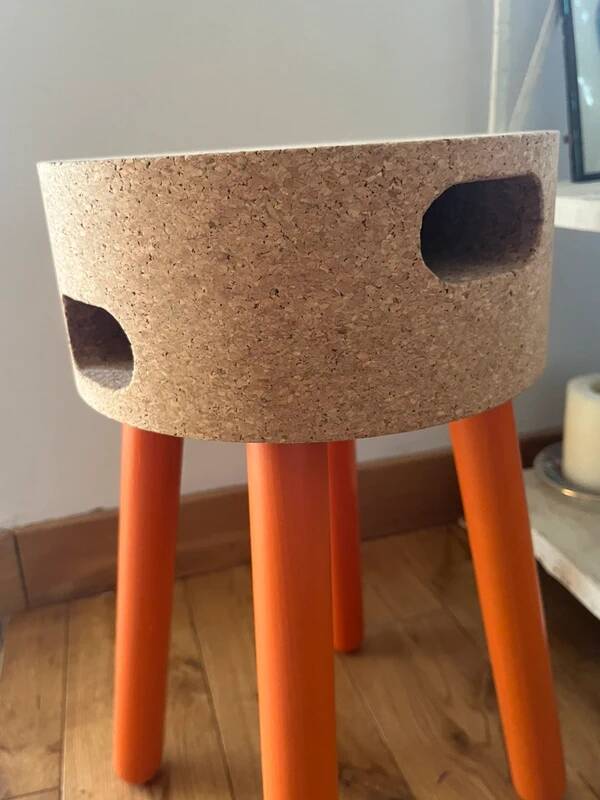 Senta design stool