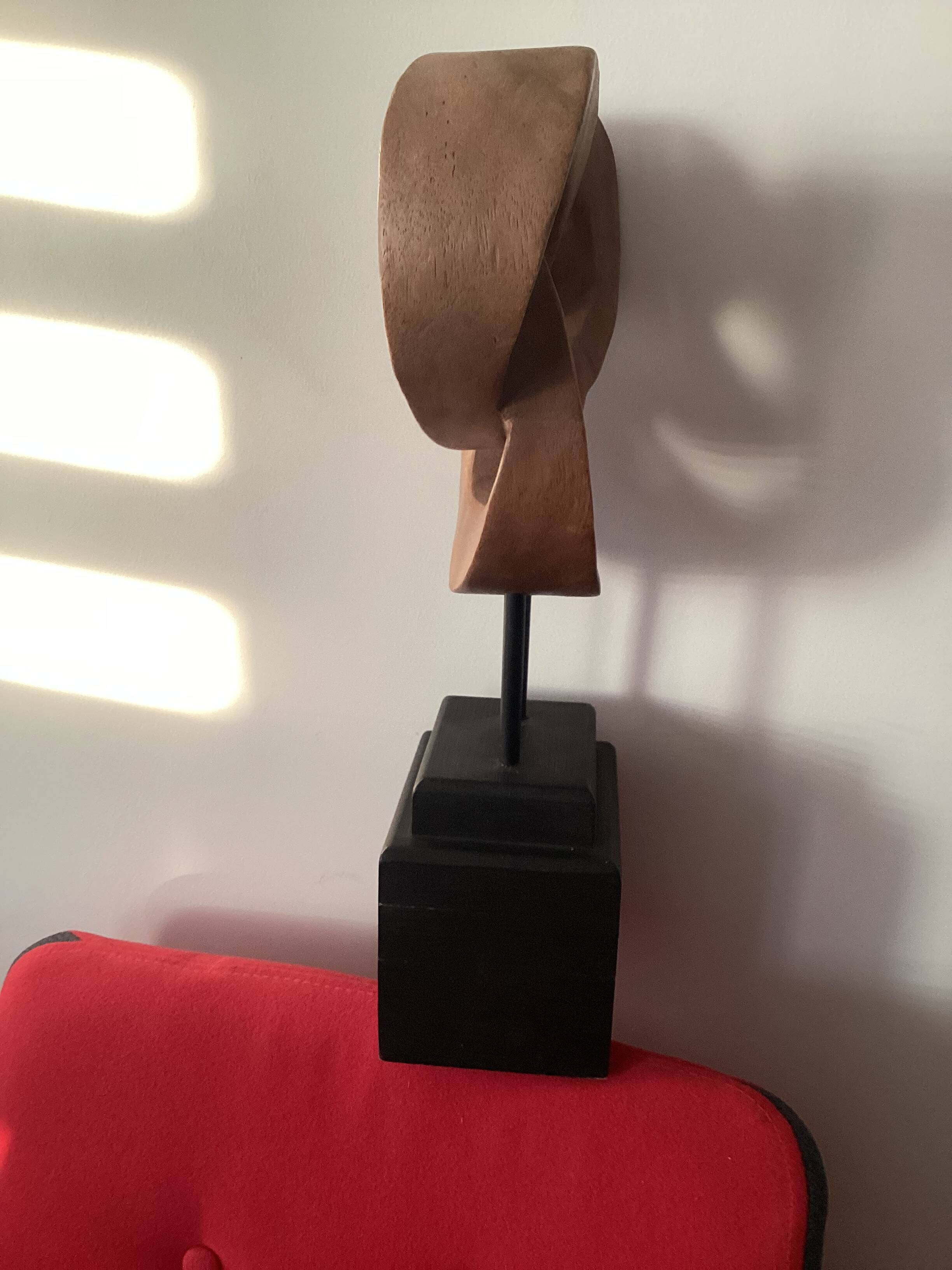 Sculpture moderne en bois