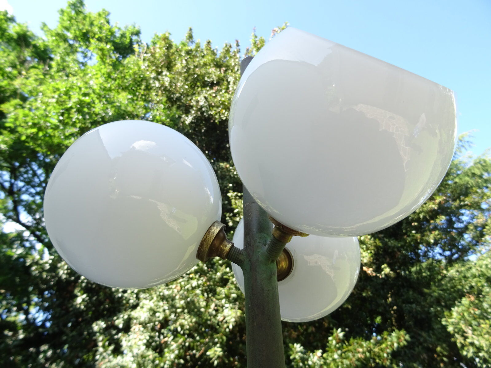 Art deco wrought iron floor lamp with arrows