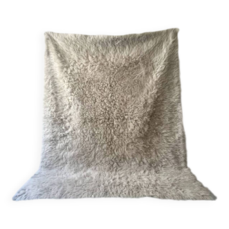 Grand tapis en laine naturelle shaggy / flokati tissé à la main blanc cassé