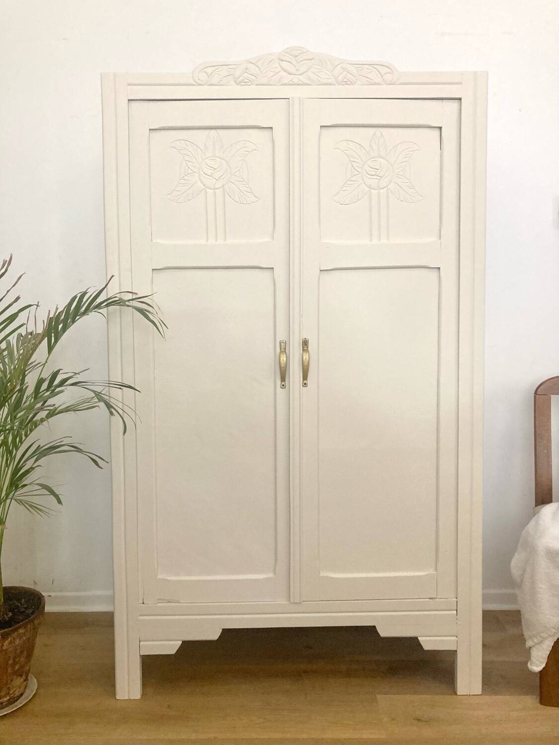 Parisian wardrobe + hanging rail