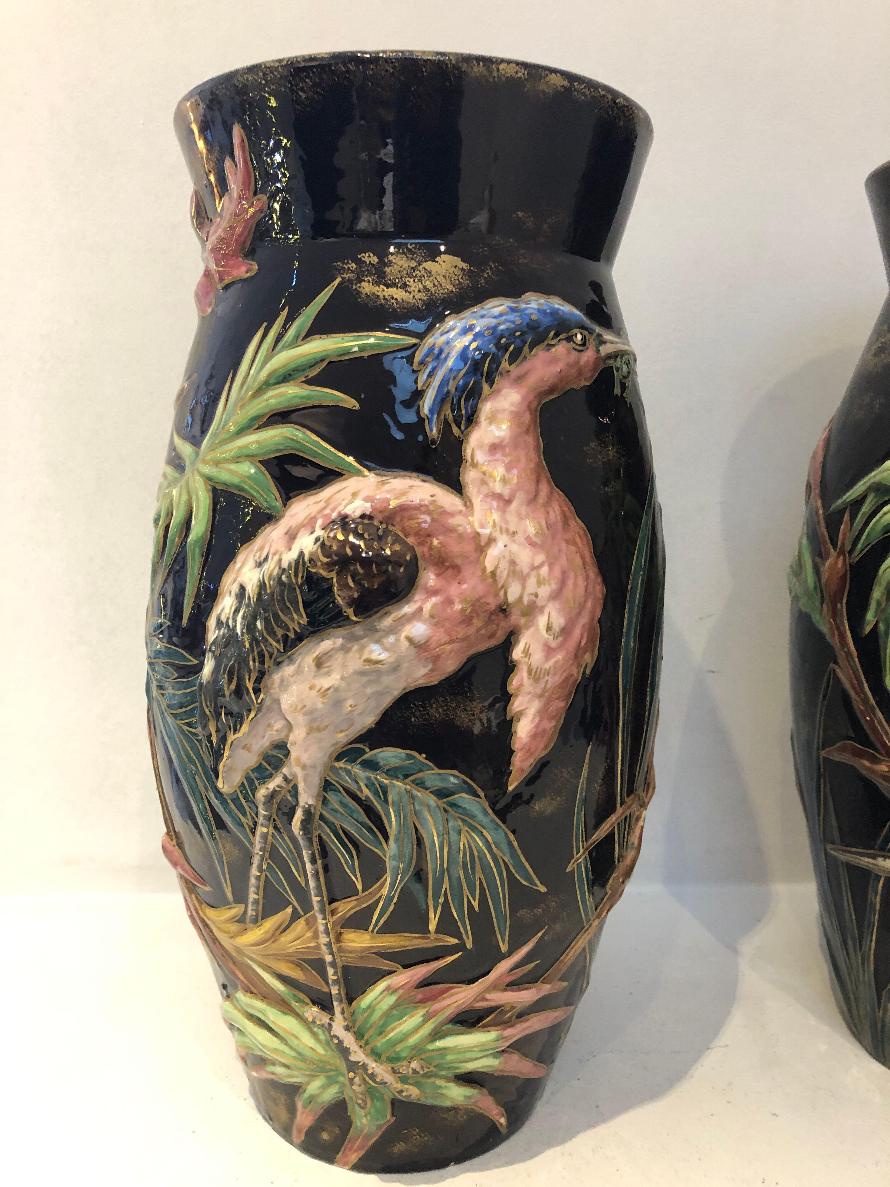 Paire de vases "Aux Hérons" Barbotine Longchamp, début 20ème
