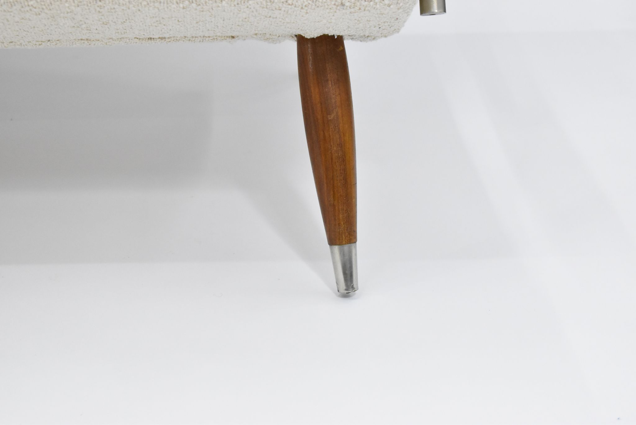 Canapé Danemark années 1960 bouclé beige