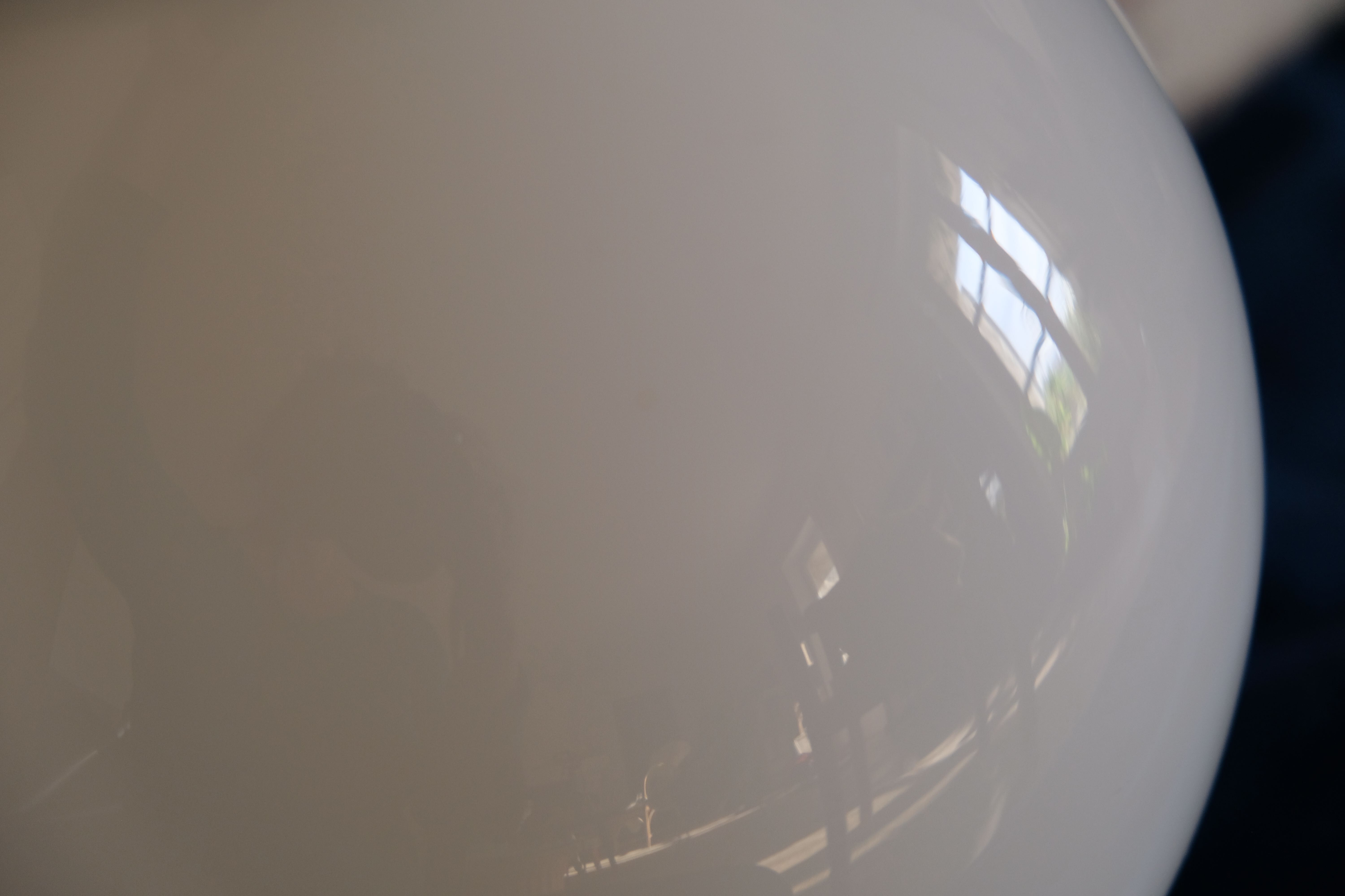 Hanging globe opaline 20s