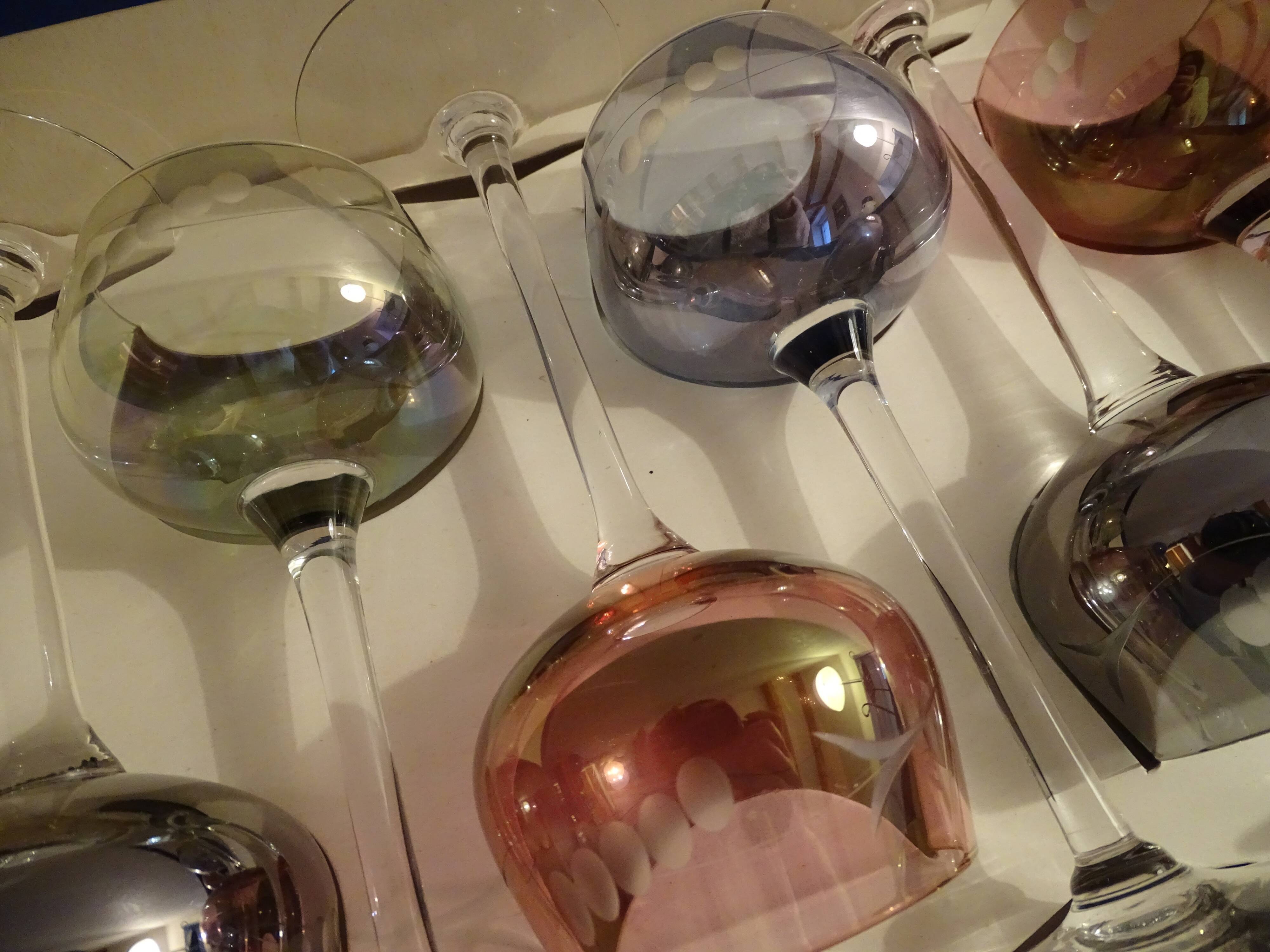 6 colored semi-crystal wine glasses Vannes le Châtel in a box