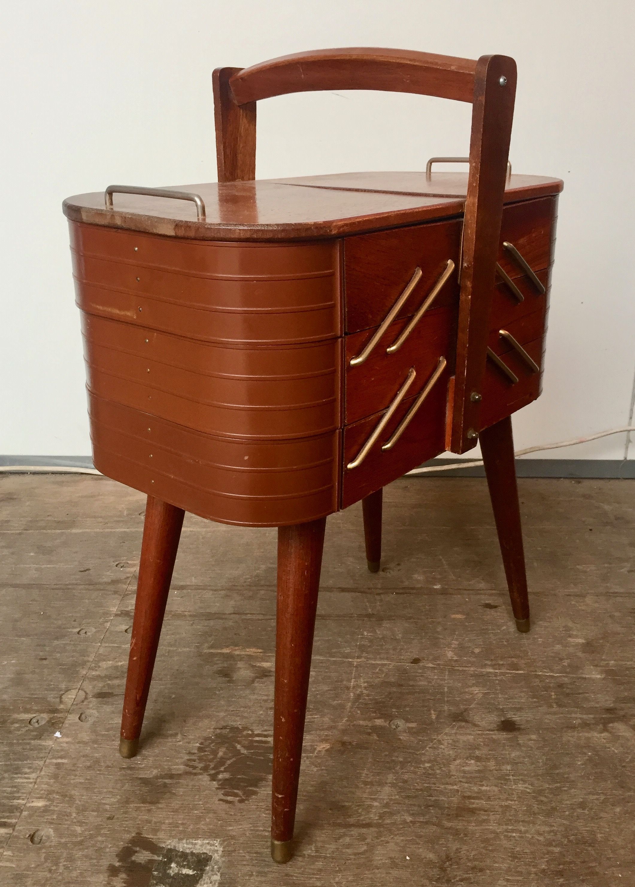 Worker or seamstress of the 1960s wood and plastic color brick