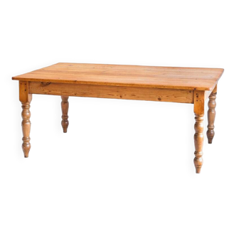 Large English farmhouse table in fir. Vintage. United Kingdom, 1940s