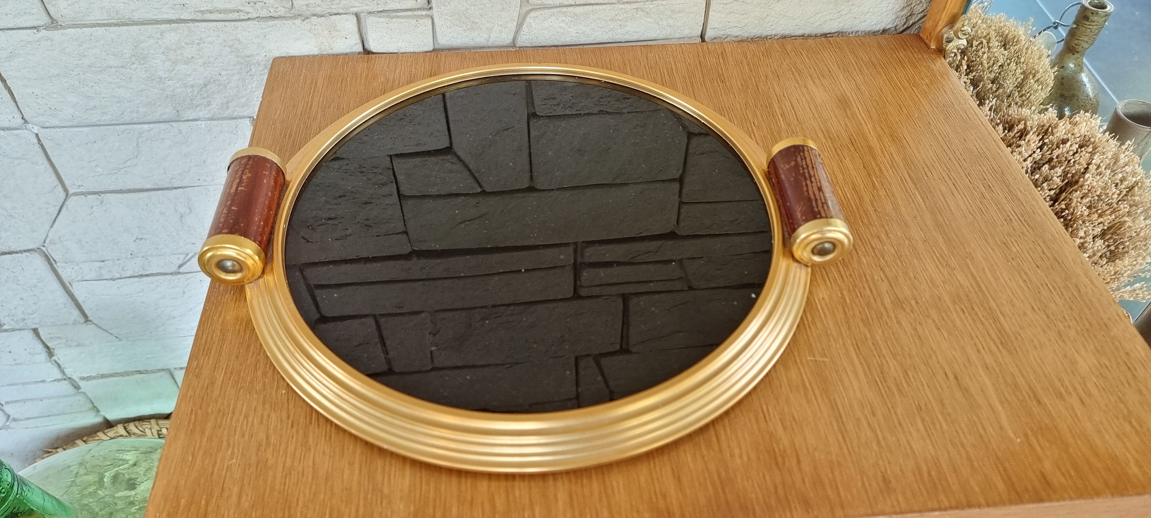 Amber glasses with its top