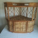 Etagère en rotin d'angle vintage