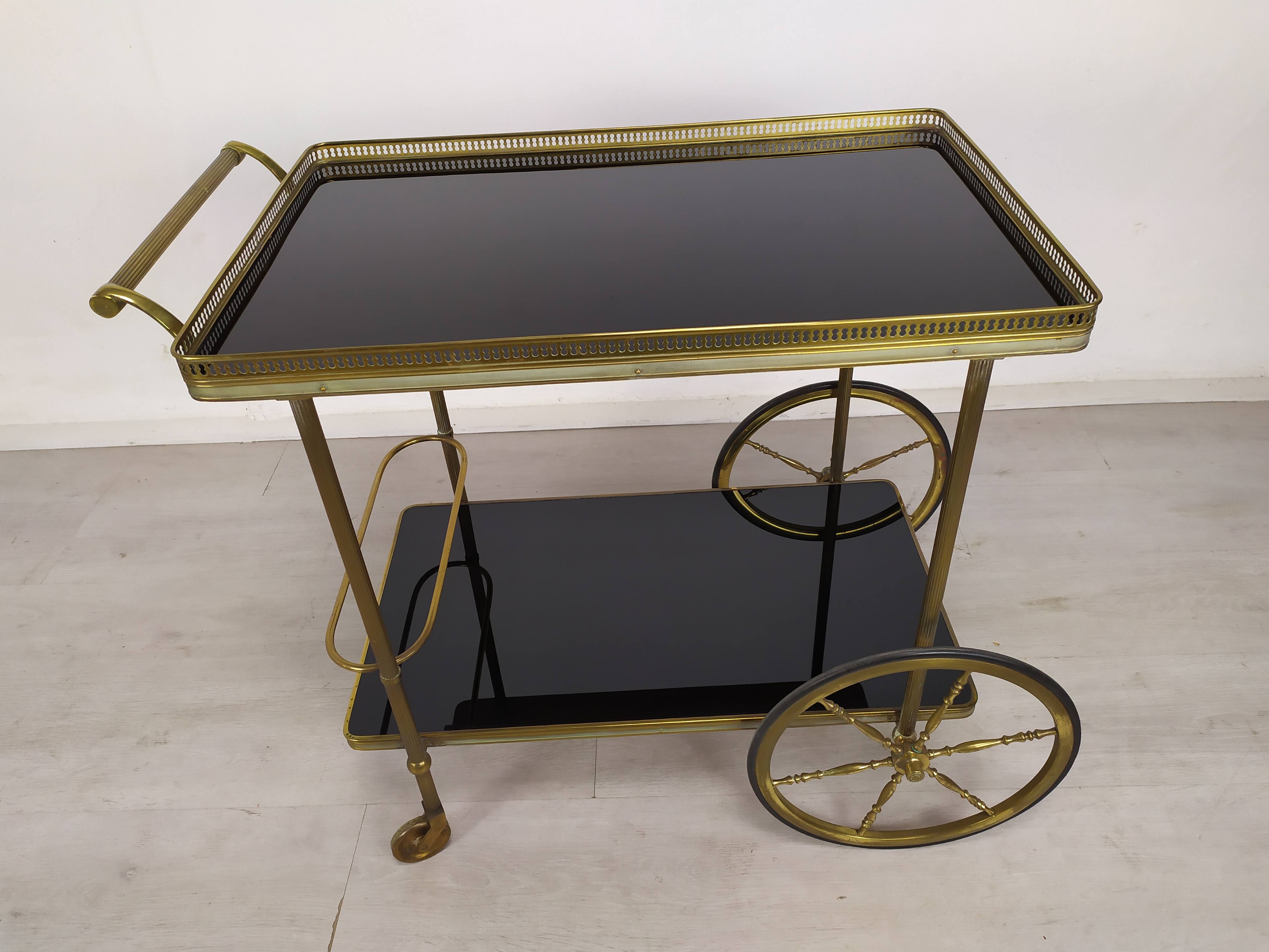 Vintage bar rolling service