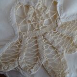Embroidered tablecloth and 12 old linen towels 260 out of 165