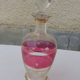 Service a liqueur composé d'une carafe et de 5 verres avec des etoiles ciselées, bouchon en forme de coeur a facettes vintage 1950