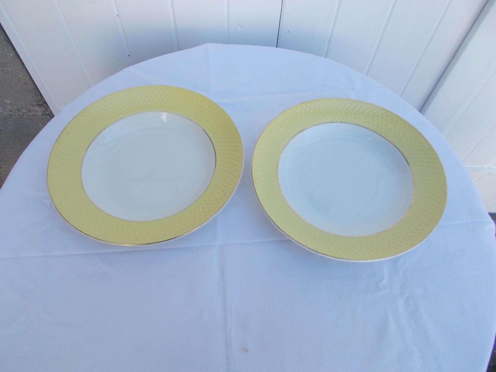 set 2 hollow plates Moulin Des Loups