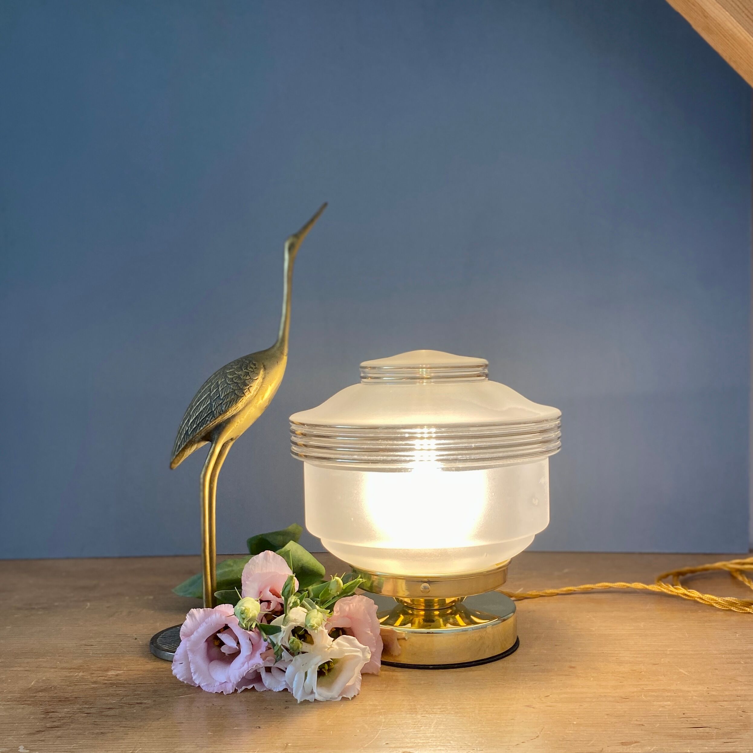 Table lamp vintage art deco globe in white frosted glass with golden edging