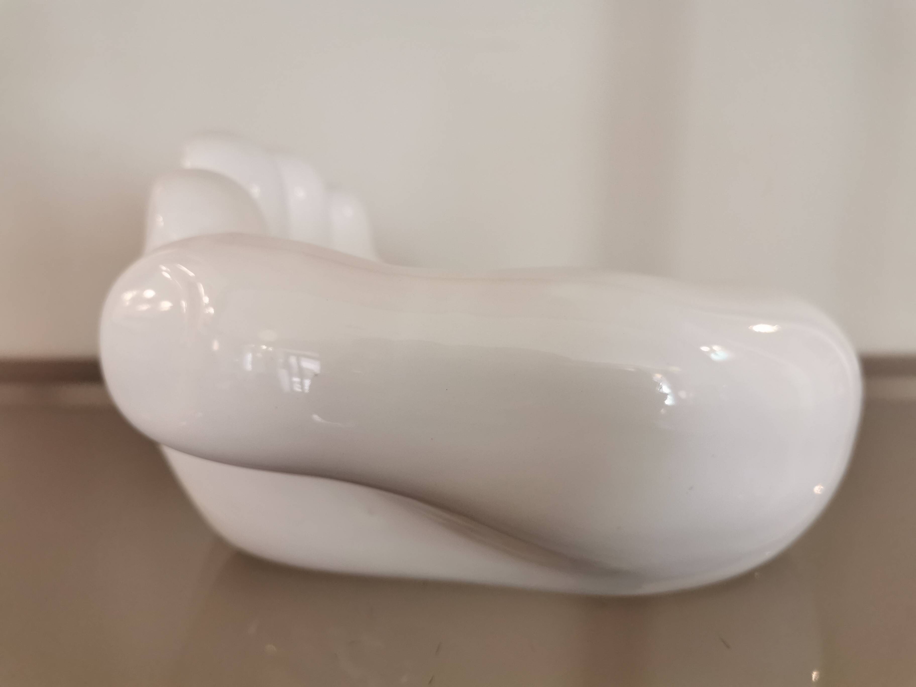 Empty pocket XXL vintage hand in white ceramic