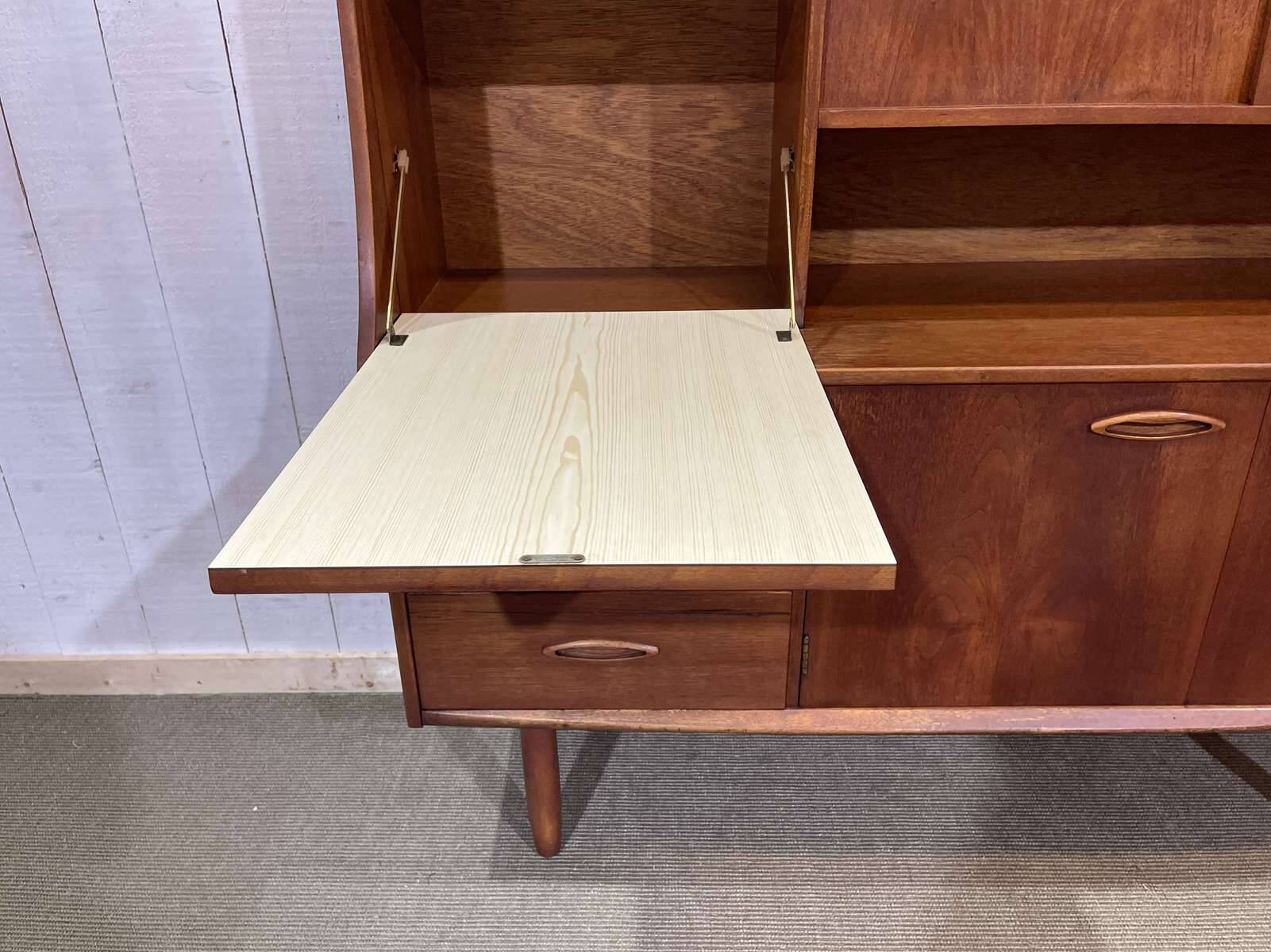 Buffet bar en teck anglais des années 70