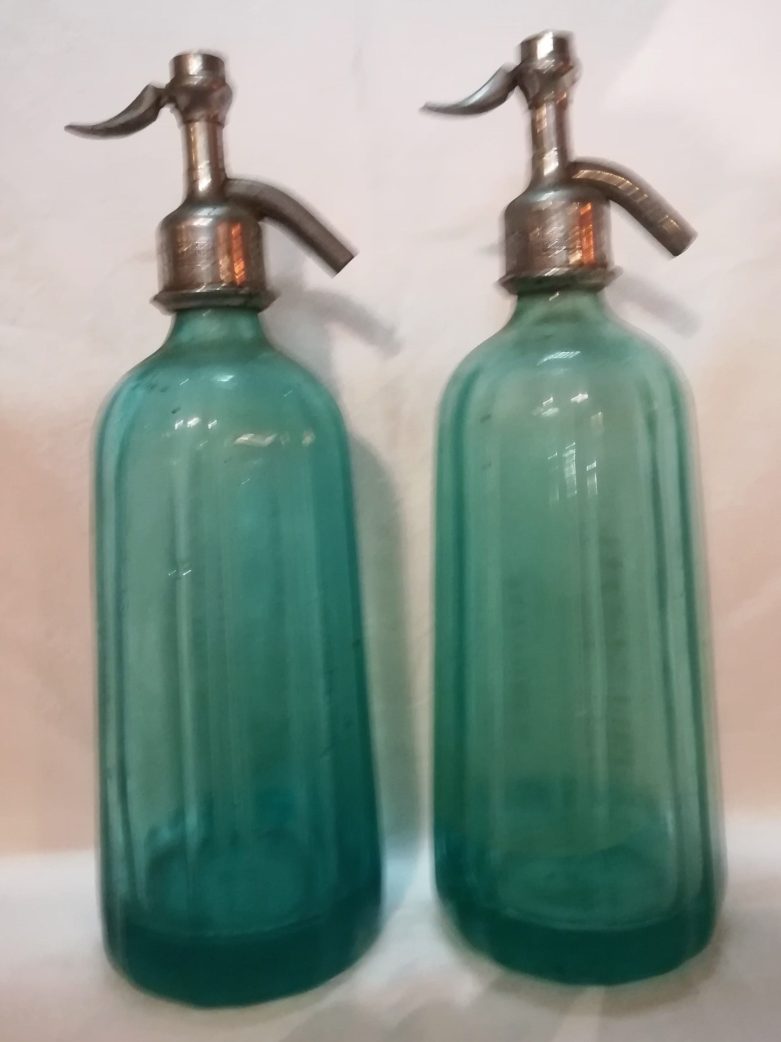 Pair of system of Seltzer