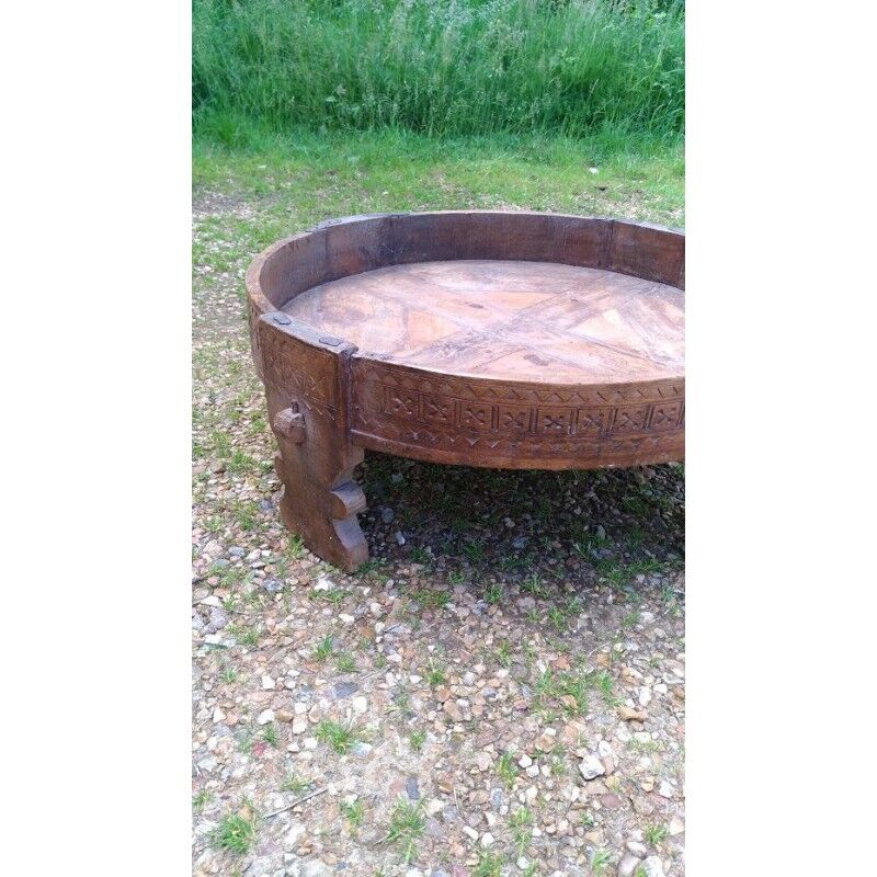 Round living room teak coffee table