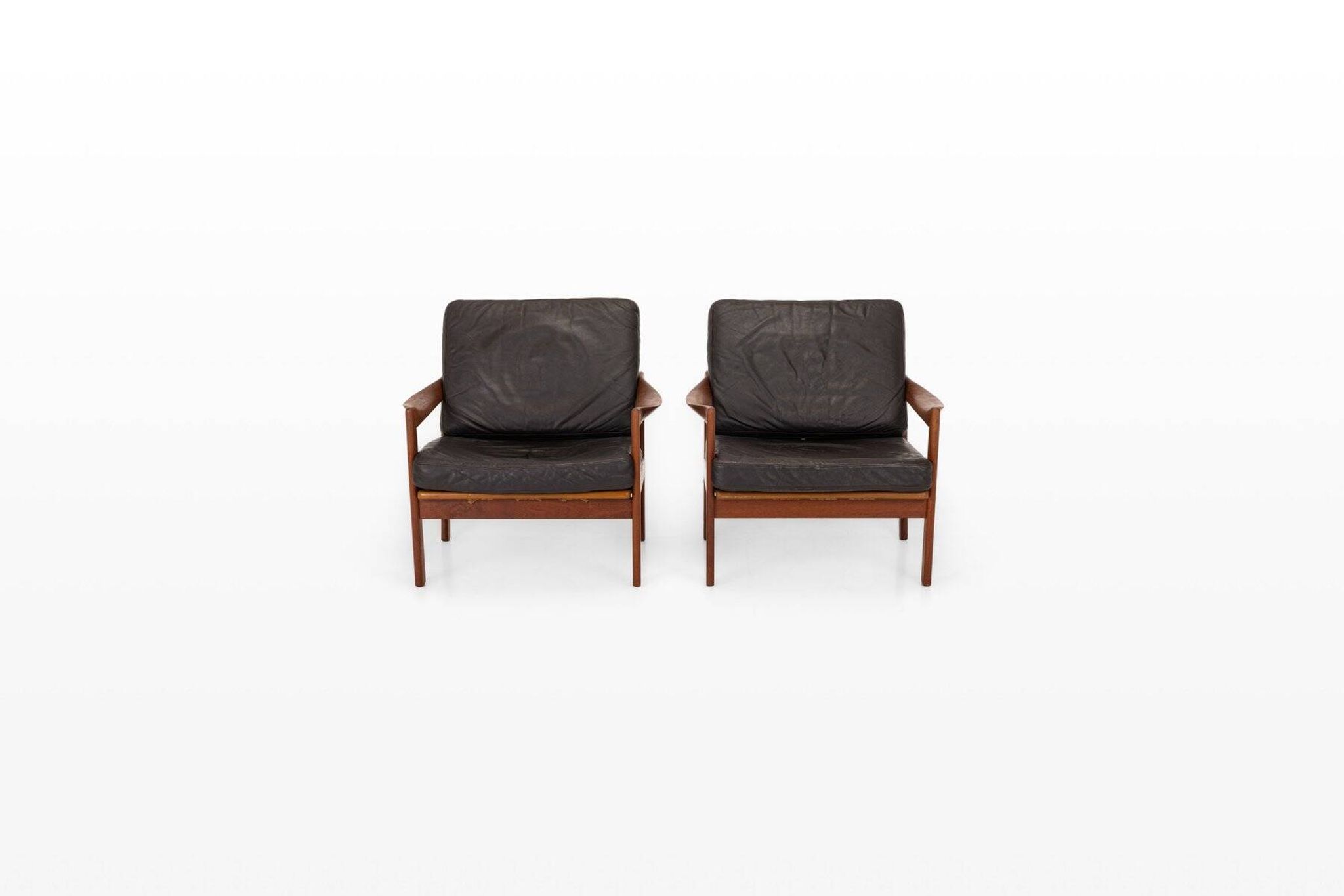 Vintage easy chairs by Illum Wikkelsø for Niels Eilersen, 1960s, set of 2