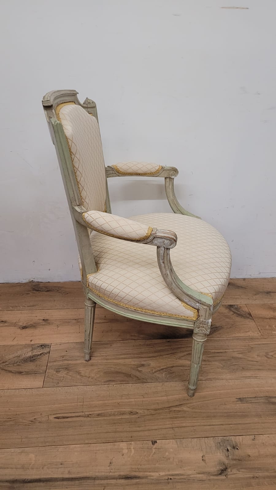 Fauteuils en bois  style Louis XVI