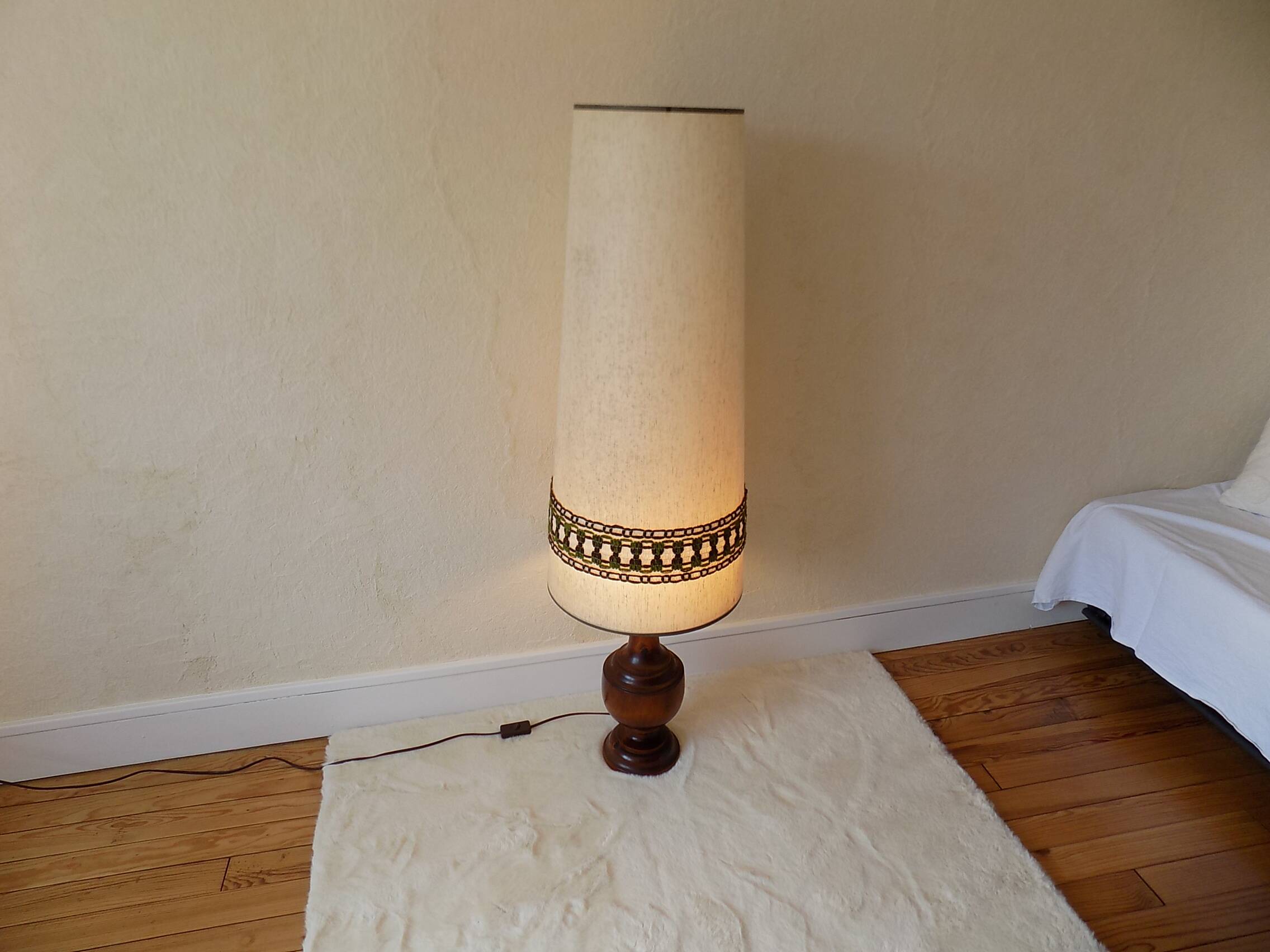 lampe de sol vintage pied en bois tourné