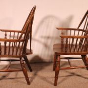 Pair of 19th Century English Windsor Armchairs