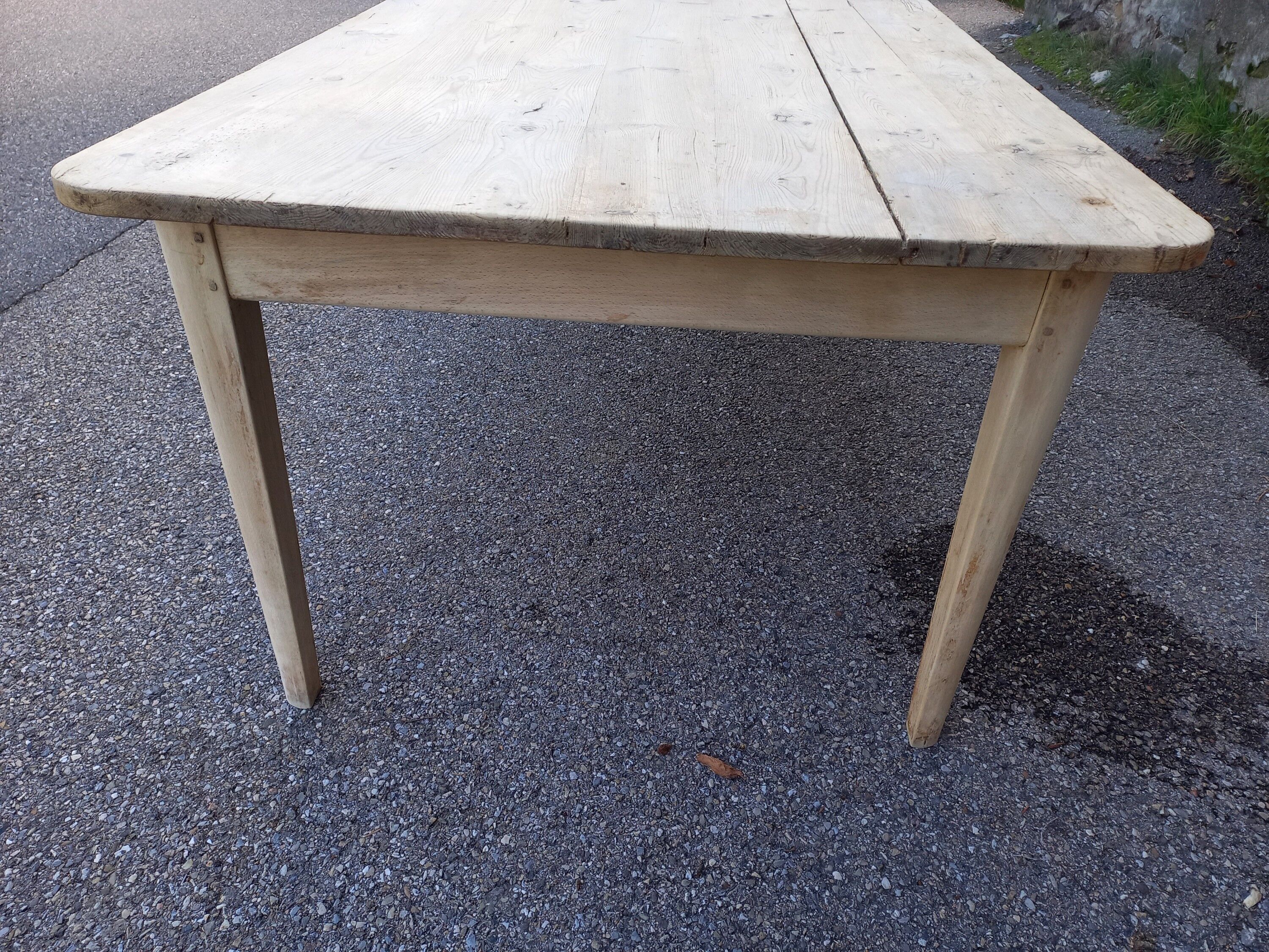 Farmhouse table