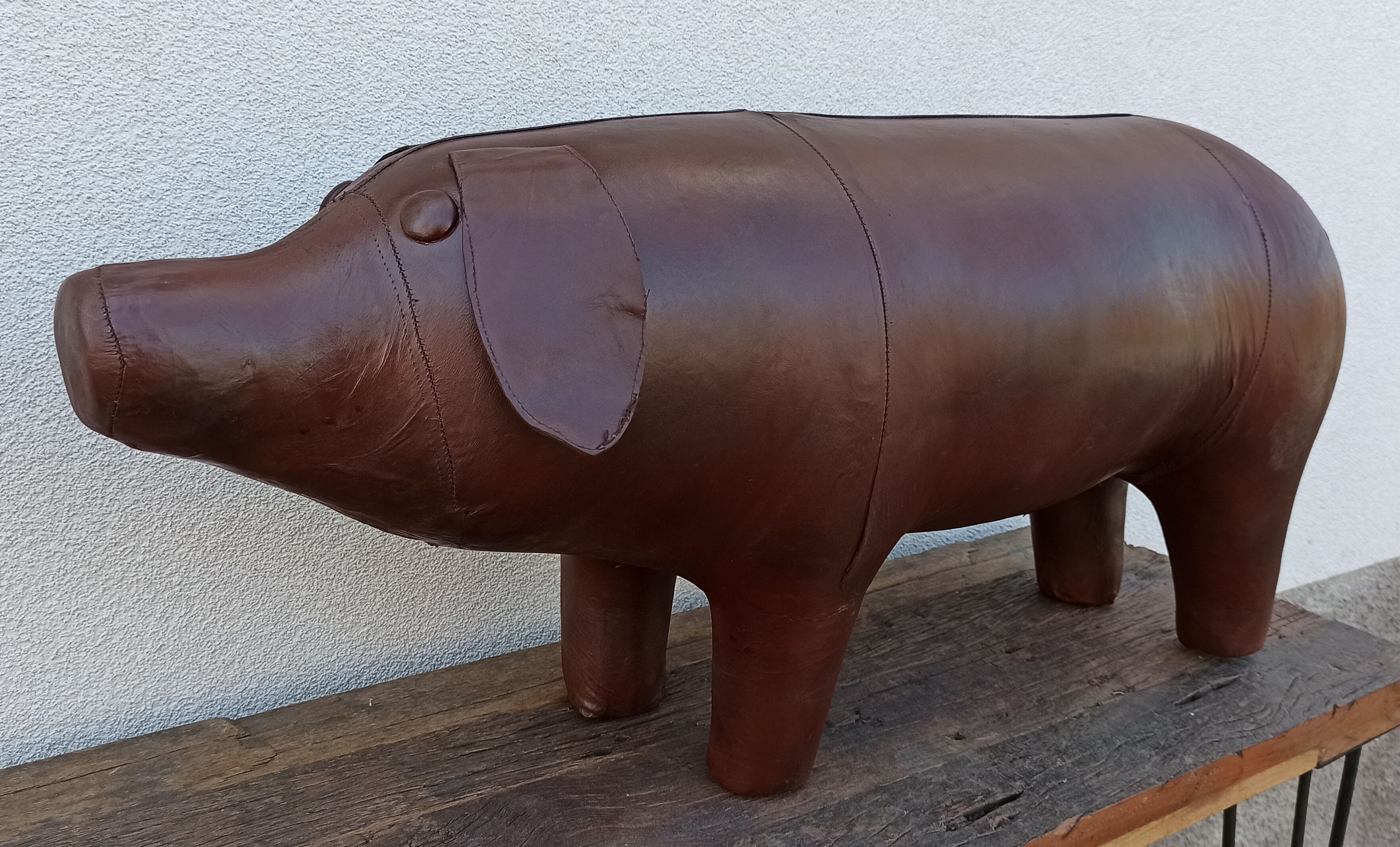 Leather pig